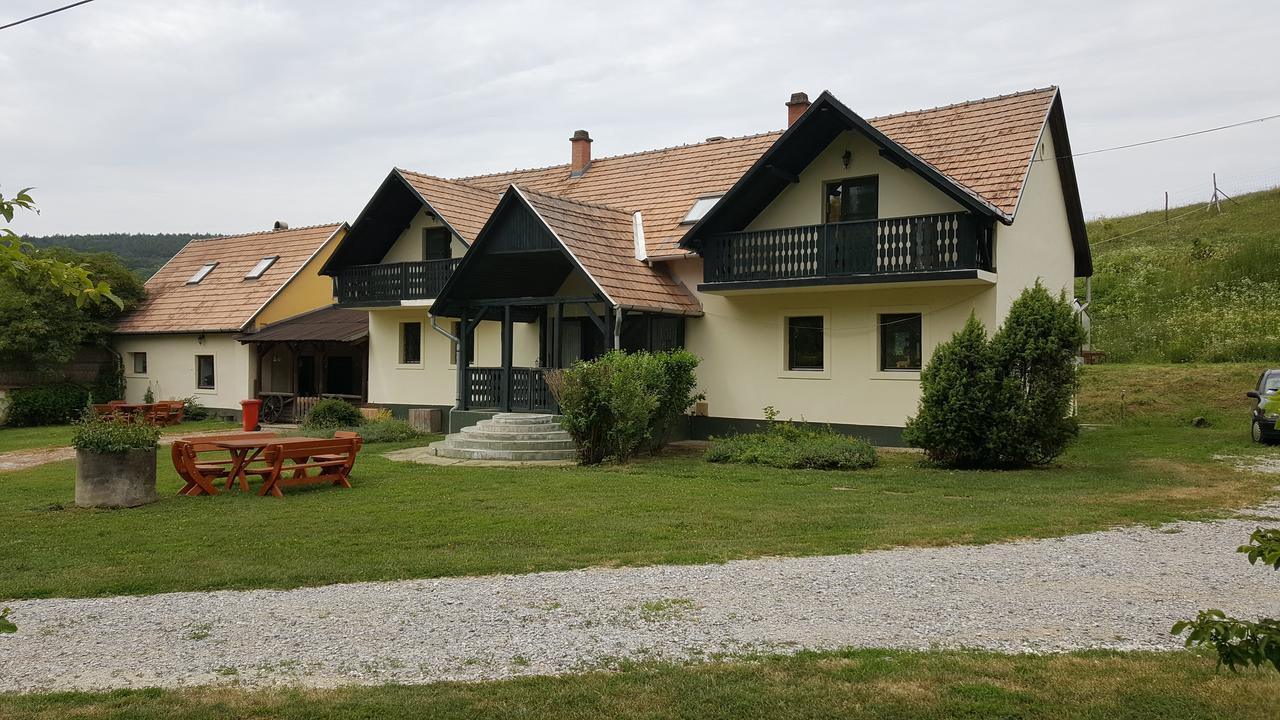 Panzio-Kemping Bekoelce Bekolce Esterno foto