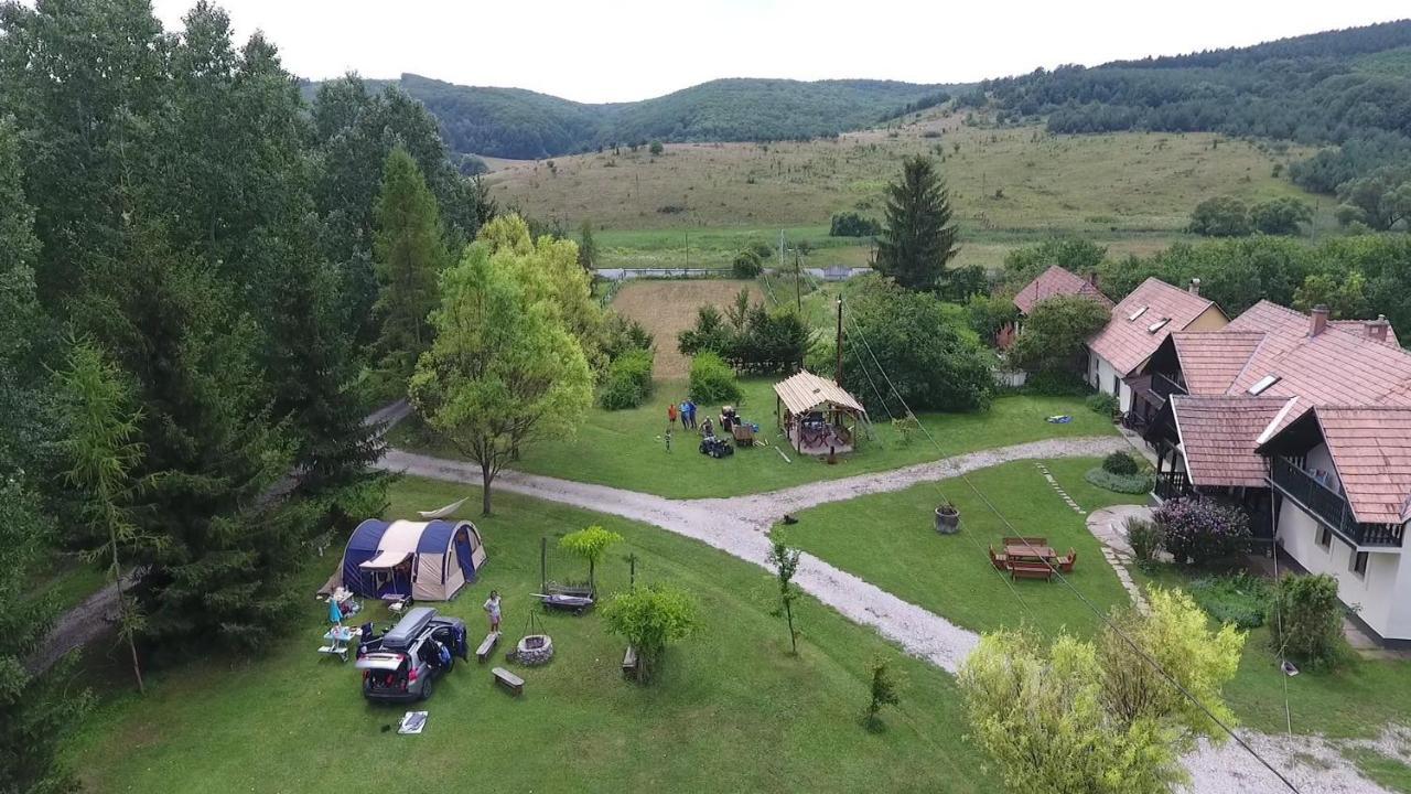 Panzio-Kemping Bekoelce Bekolce Esterno foto